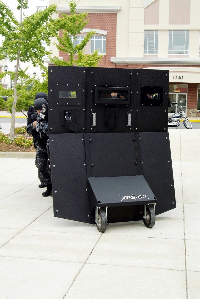 Η ασπίδα που σταμάτησε τις σφαίρες των τζιχαντιστών -Πώς κατασκευάζεται και πόσο κοστίζει [εικόνες] | iefimerida.gr 4