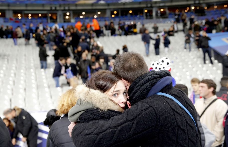 Γιατί οι θεατές στο Stade de France δεν ποδοπατήθηκαν στην έξοδο - Ποιος τους καθοδηγούσε από τα μεγάφωνα [εικόνες] | iefimerida.gr 10