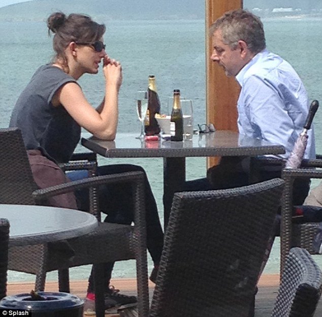 «Μr. Bean»: Χωρίζει από τη γυναίκα του μετά από 24 χρόνια γάμου [εικόνες]  | iefimerida.gr 5