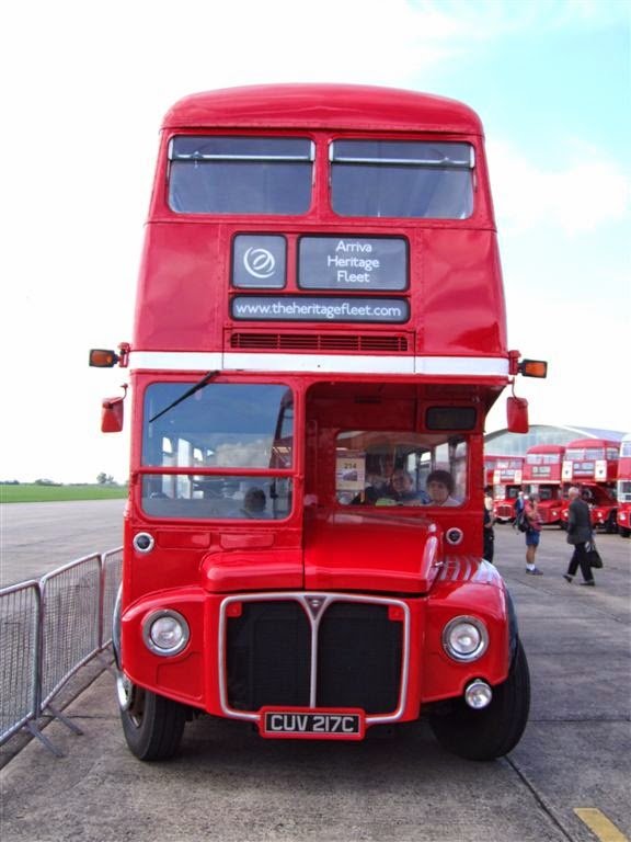 Γιατί χάθηκαν τα παλιά κόκκινα λεωφορεία του Λονδίνου, το έμβλημα της πόλης [εικόνες] | iefimerida.gr 2