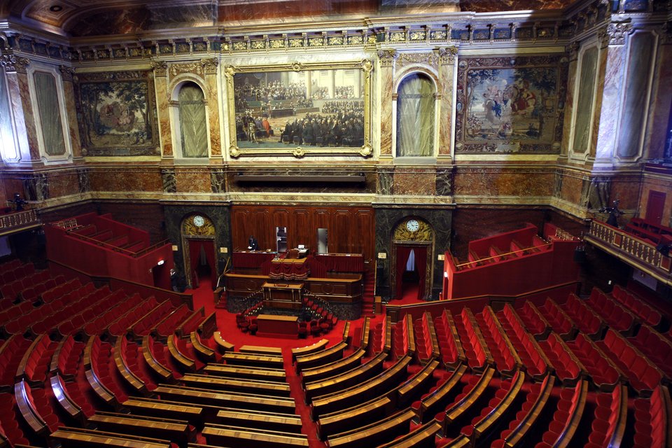 Γιατί ο Ολάντ συγκάλεσε βουλή και γερουσία στο παλάτι των Βερσαλλιών [εικόνες] | iefimerida.gr 2