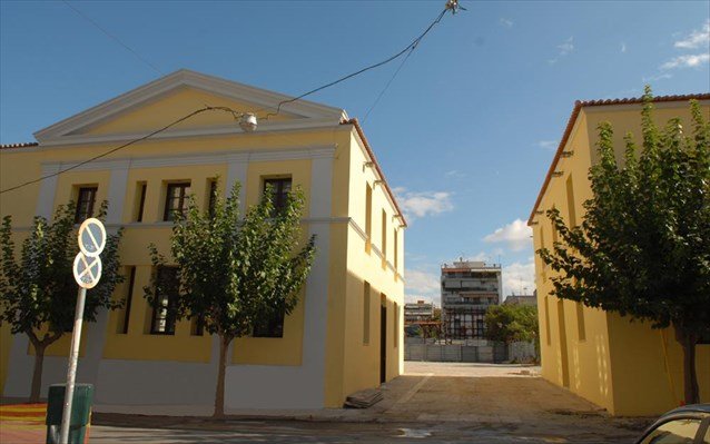 Κάτι τρέχει στην πλατεία Αυδή [εικόνες] | iefimerida.gr 1