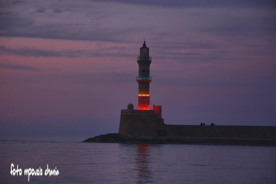 Η Ελλάδα, στα χρώματα της γαλλικής σημαίας [εικόνες] | iefimerida.gr 3
