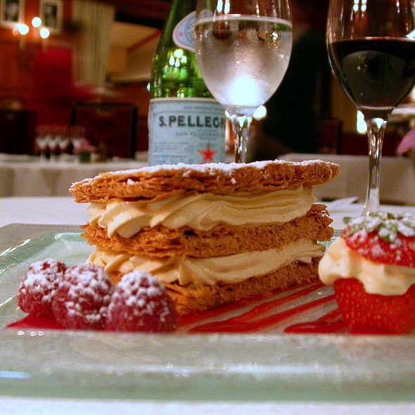 Fouquet's -Το μοναδικό εστιατόριο του Παρισιού που είναι ιστορικό μνημείο [εικόνες] | iefimerida.gr 7