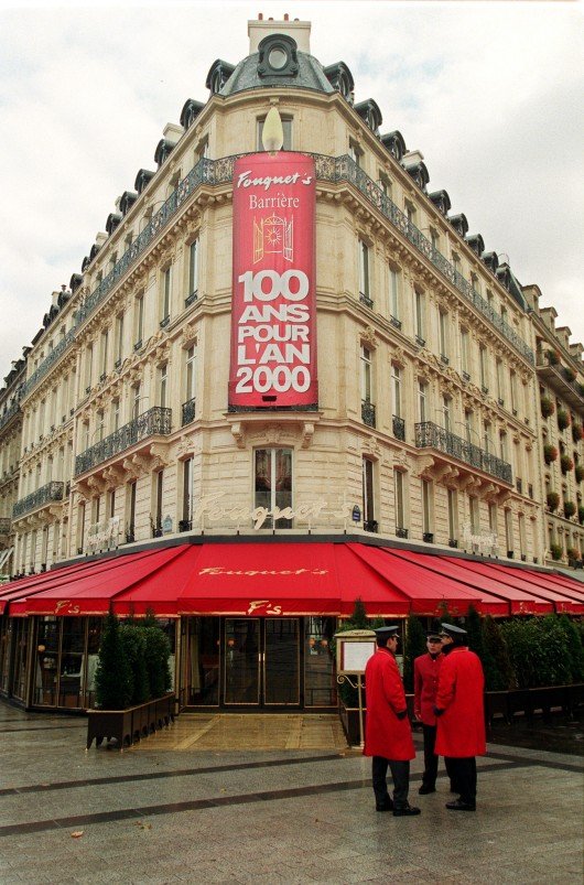 Fouquet's -Το μοναδικό εστιατόριο του Παρισιού που είναι ιστορικό μνημείο [εικόνες] | iefimerida.gr 1