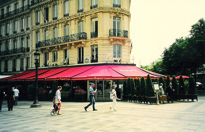 Fouquet's -Το μοναδικό εστιατόριο του Παρισιού που είναι ιστορικό μνημείο [εικόνες] | iefimerida.gr 5