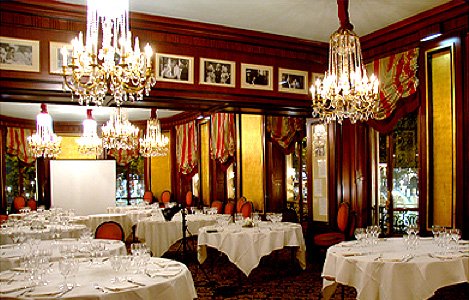 Fouquet's -Το μοναδικό εστιατόριο του Παρισιού που είναι ιστορικό μνημείο [εικόνες] | iefimerida.gr 3