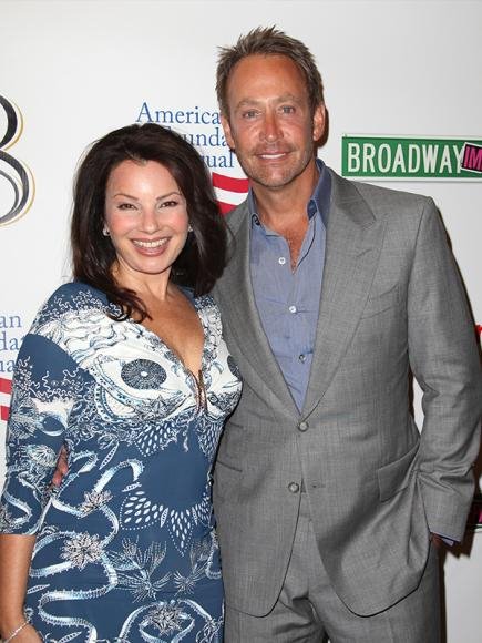 10 διάσημες που παντρεύτηκαν τους συζύγους τους χωρίς να γνωρίζουν ότι είναι γκέι [εικόνες] | iefimerida.gr 3