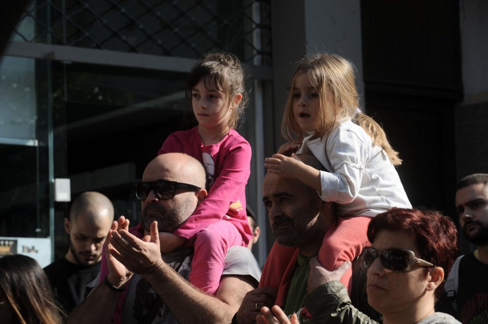 Οδός Παύλου Φύσσα στο Κερατσίνι – Στο σημείο της δολοφονίας του [εικόνες] | iefimerida.gr 9