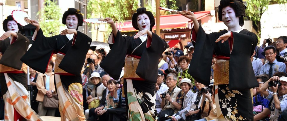 Γιατί υπάρχουν ακόμη γκέισες στην Ιαπωνία -Μια παράξενη ζωή για νεαρές γυναίκες [εικόνες] | iefimerida.gr 1