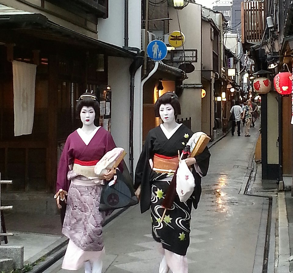 Γιατί υπάρχουν ακόμη γκέισες στην Ιαπωνία -Μια παράξενη ζωή για νεαρές γυναίκες [εικόνες] | iefimerida.gr 2