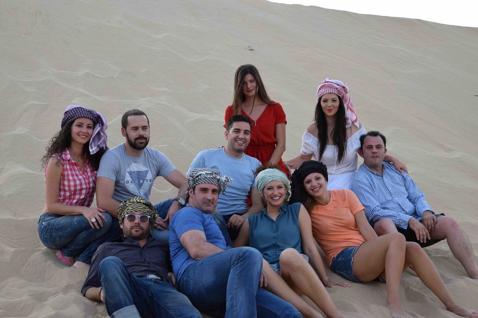 Έκπληξη από το Ντουμπάι: Ελληνες έκαναν εκεί θεατρική σκηνή και σαρώνουν [εικόνες] | iefimerida.gr 1