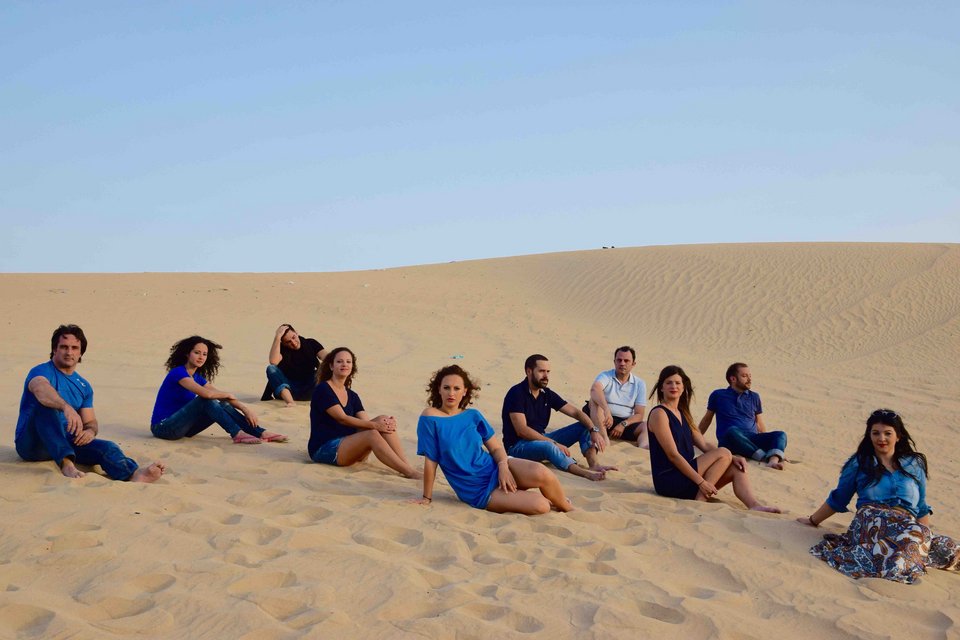 Έκπληξη από το Ντουμπάι: Ελληνες έκαναν εκεί θεατρική σκηνή και σαρώνουν [εικόνες] | iefimerida.gr 0