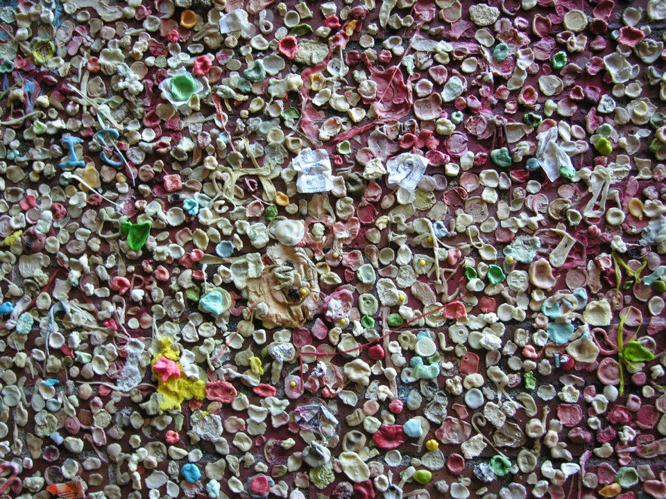 Ο ιστορικός «τοίχος με τις τσίχλες» στο Σιάτλ των ΗΠΑ θα σβήσει - Καθαρίζεται οριστικά [εικόνες] | iefimerida.gr 4