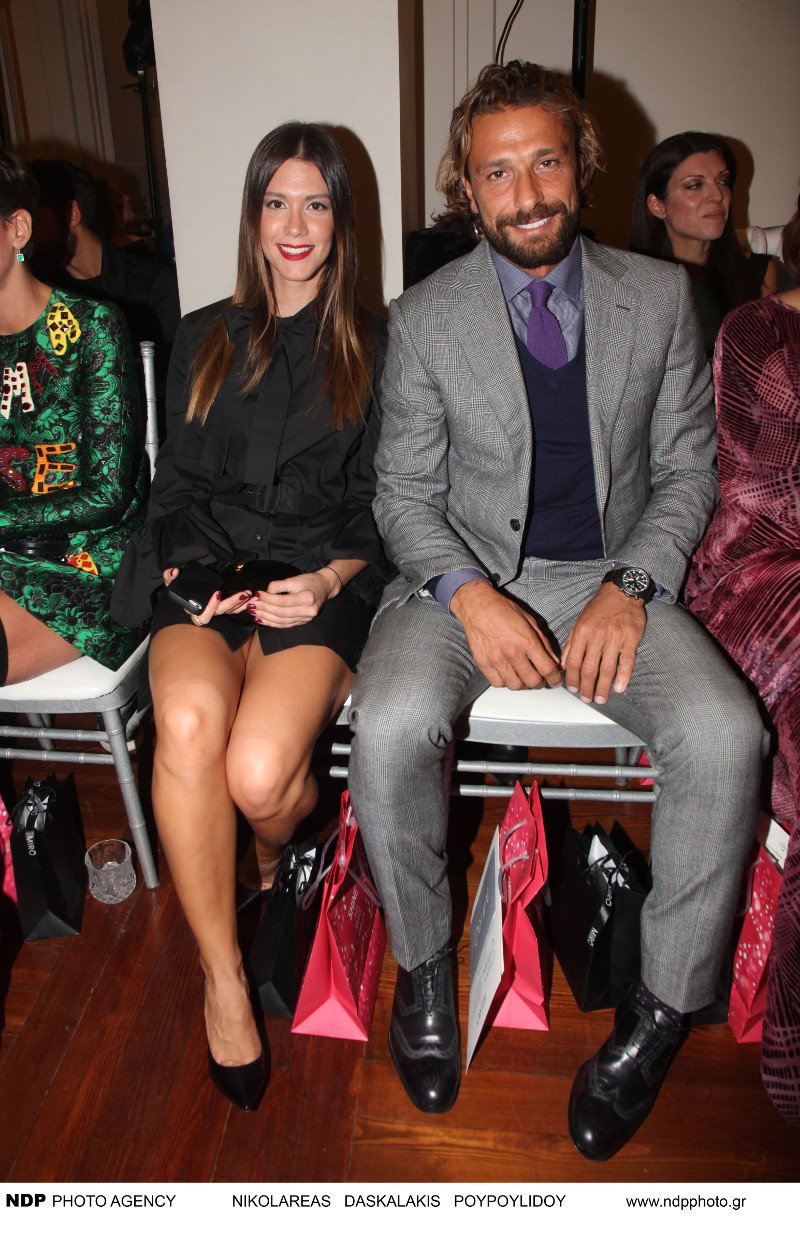 Ολο το εγχώριο Χόλιγουντ στην επίδειξη των Mi-Ro: Σταρς με αέρα ντίβας -Σικάτες, υπερβολικές αλλά και κιτς εμφανίσεις [εικόνες] | iefimerida.gr 17