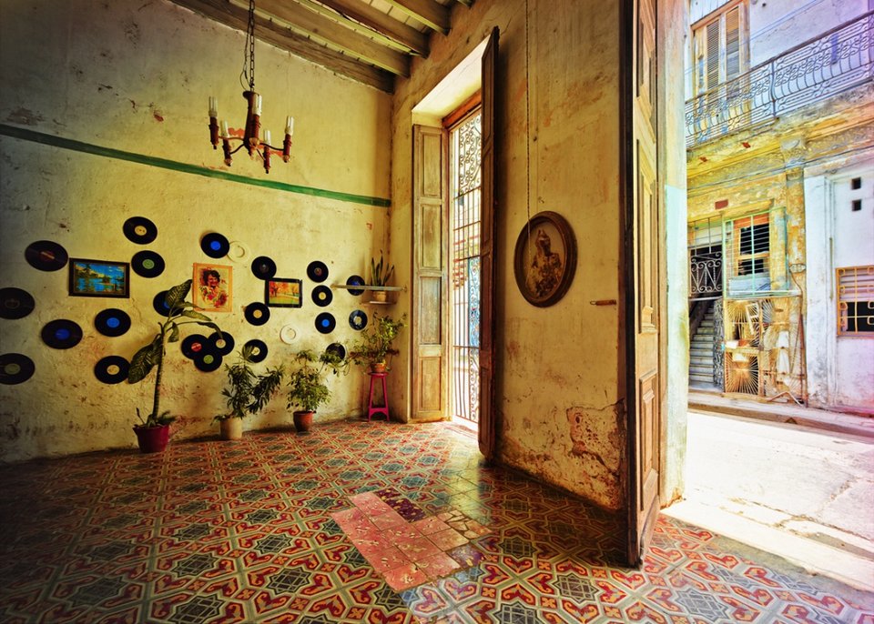 Oι πολυτελείς, τυπικές βίλες της Αβάνας κόβουν την ανάσα - Η απόλυτη ομορφιά μέσα σε ερείπια [εικόνες] | iefimerida.gr 3