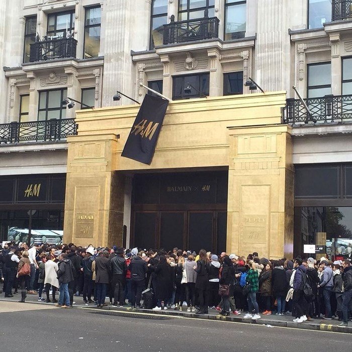 Τι είναι πια αυτά τα... Balmain; Γιατί οι Ελληνίδες έπαθαν παροξυσμό και έκαναν ουρές για ένα ρούχο - Οι Deux Hommes εξηγούν στο iefimerida [εικόνες] | iefimerida.gr 7