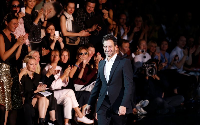 Dior: 10 υποψήφιοι σχεδιαστές για το τιμόνι του οίκου -Τα υπέρ και τα κατά του καθενός [εικόνες & βίντεο] | iefimerida.gr 13