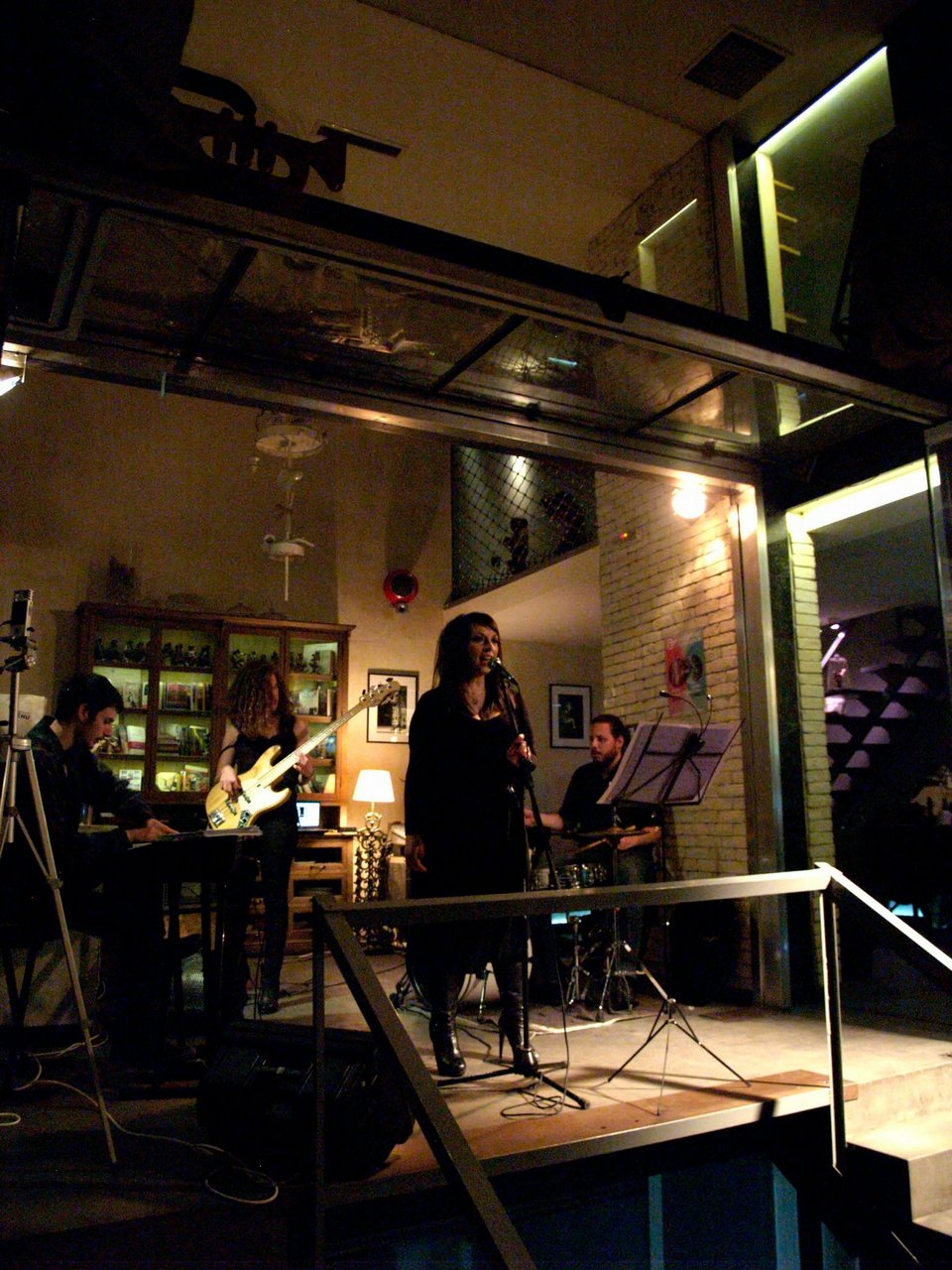  Μουσικές εκπλήξεις μέσα στην κρυφή στοά της Ακαδημίας [εικόνες]  | iefimerida.gr 1