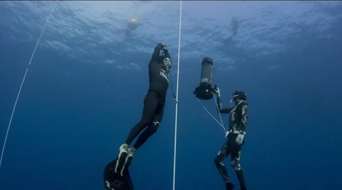 Παγκόσμιο ρεκόρ κατάδυσης στον Μεσσηνιακό κόλπο -Ο Καλαματιανός που βούτηξε στα 146 μέτρα [εικόνες] | iefimerida.gr 3
