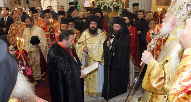 Με ράσο ο Κεγκέρογλου ανακηρύχθηκε «Μέγας Αρχοντας» της Εκκλησίας της Κρήτης [εικόνες] | iefimerida.gr 5