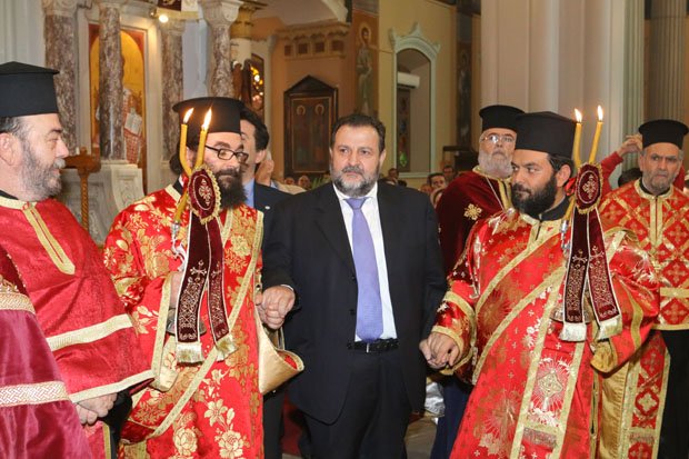 Με ράσο ο Κεγκέρογλου ανακηρύχθηκε «Μέγας Αρχοντας» της Εκκλησίας της Κρήτης [εικόνες] | iefimerida.gr 4