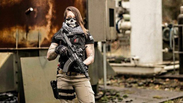 Η πιο όμορφη εκπαιδευμένη δολοφόνος του Ιnstagram: Πλέον καταδιώκει λαθροκυνηγούς [εικόνες]  | iefimerida.gr 1