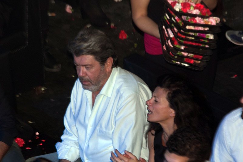 Ο Γιάννης Λάτσιος στα μπουζούκια παρέα με μελαχρινή φίλη του [εικόνες] | iefimerida.gr 2