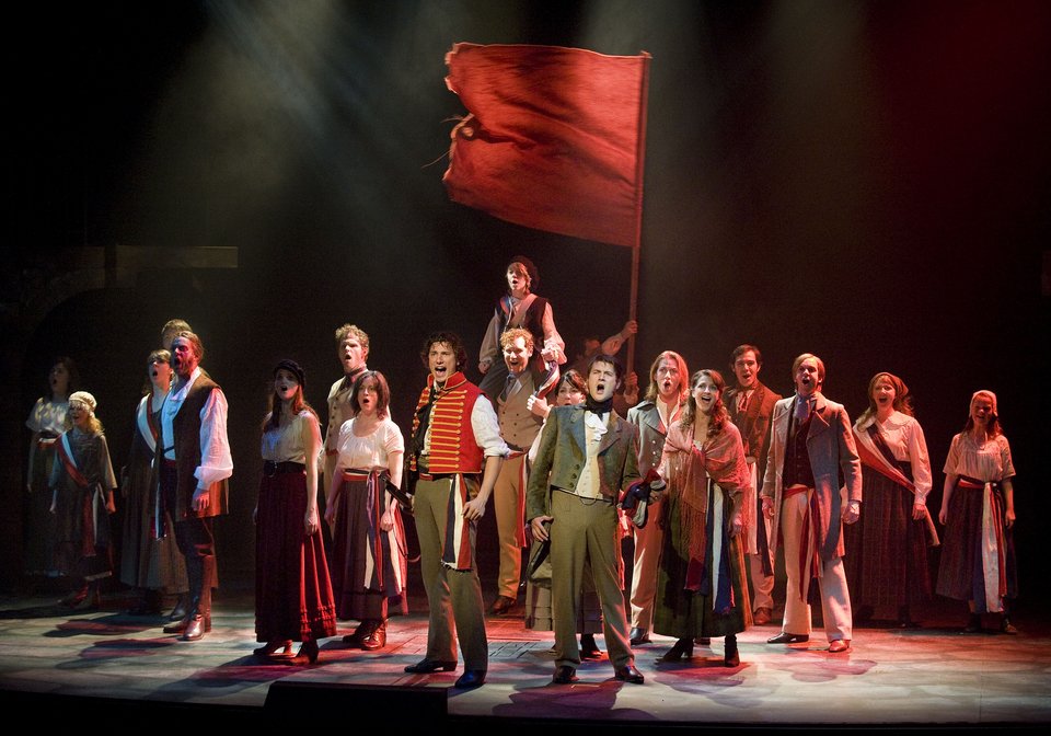 «Οι Αθλιοι» του Ουγκώ σαρώνουν στο Λονδίνο [εικόνες] | iefimerida.gr 1