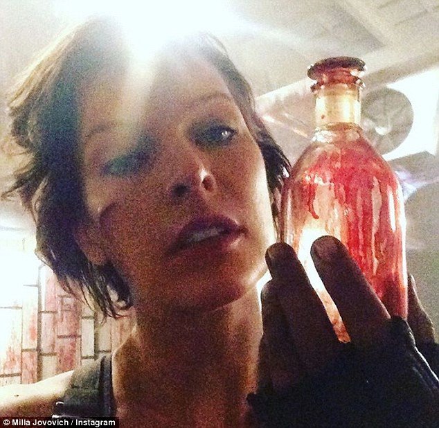  Δείτε την Μίλα Γιόβοβιτς γριά [εικόνες]  | iefimerida.gr 2