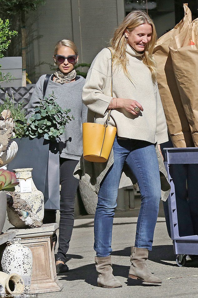 Κάμερον Ντίαζ: Φήμες για εγκυμοσύνη - Η εμφάνιση χωρίς μακιγιάζ [εικόνες]  | iefimerida.gr 4