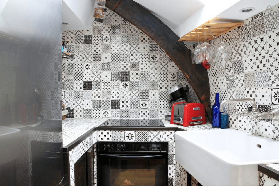 Τι έχουν τα σπίτια στο Παρίσι που δεν τα βρίσκεις πουθενά στον κόσμο [εικόνες] | iefimerida.gr 8