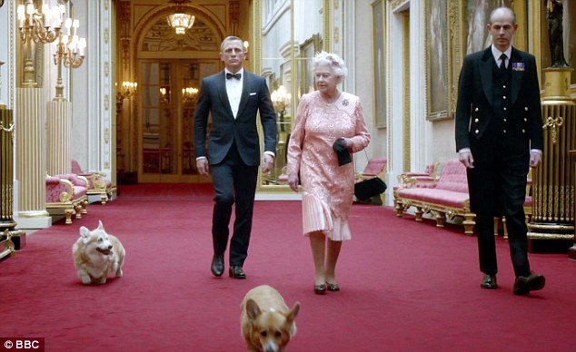 Μπάρμπαρα Μπροκόλι, η γυναίκα που μαζεύει τα περισσότερα χρήματα στις ταινίες Τζέιμς Μποντ [εικόνες] | iefimerida.gr 6