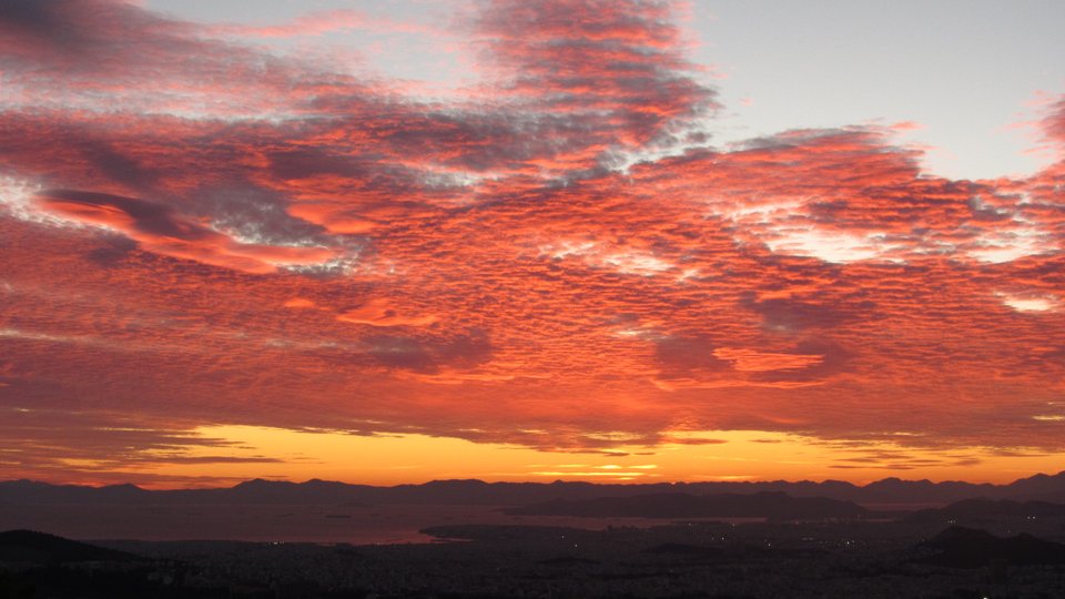 Γιατί ο ουρανός της Αθήνας έγινε ροζ -Αστροφυσικός εξηγεί στο iefimerida [εικόνες] | iefimerida.gr 0