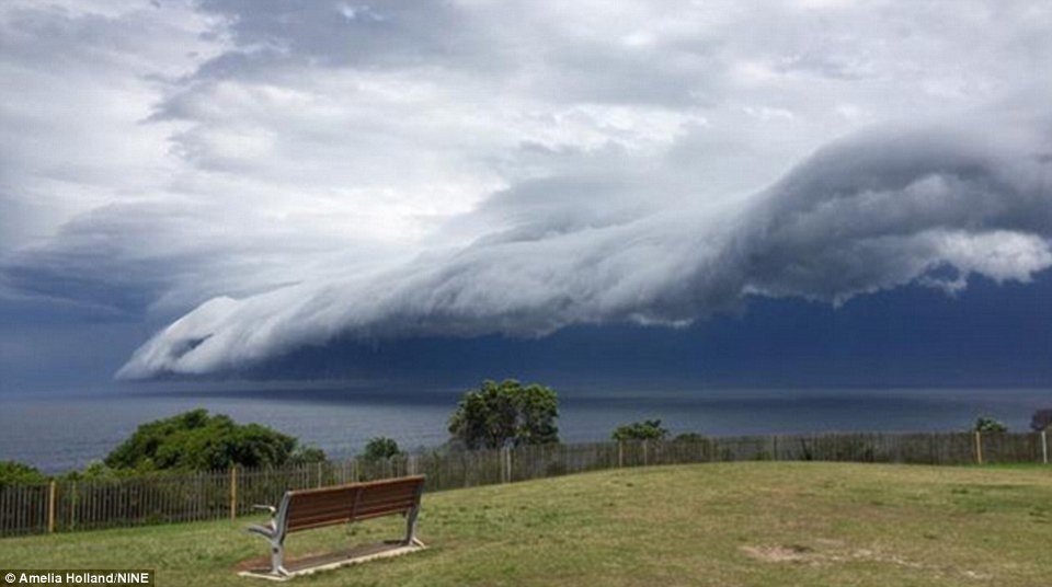 Το σύννεφο «ρολό» που τρόμαξε τους Αυστραλούς - Μοναδικό φαινόμενο [εικόνες & βίντεο] | iefimerida.gr 12