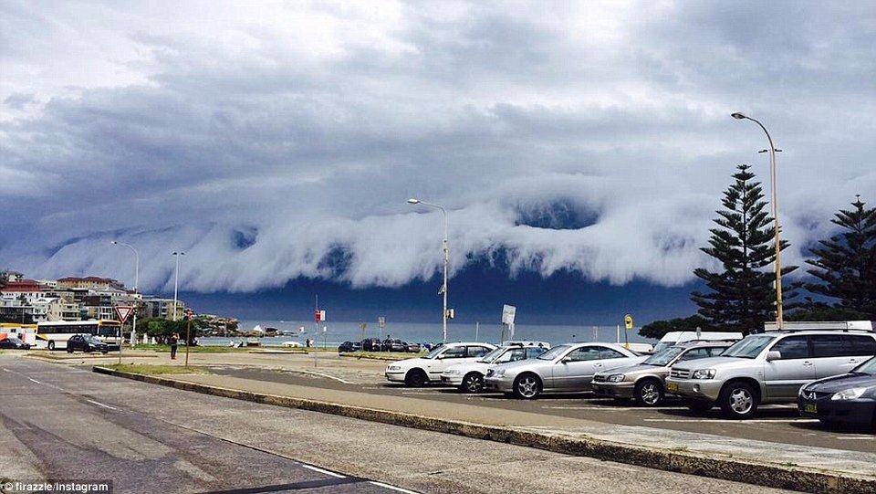 Το σύννεφο «ρολό» που τρόμαξε τους Αυστραλούς - Μοναδικό φαινόμενο [εικόνες & βίντεο] | iefimerida.gr 6