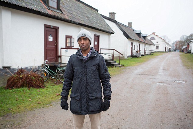 Tärnsjö, το χωριό της Σουηδίας που οι κάτοικοι είναι σε «πόλεμο» με τους μετανάστες -Πετροπόλεμοι, πυρπολισμοί, bullying [εικόνες] | iefimerida.gr 16