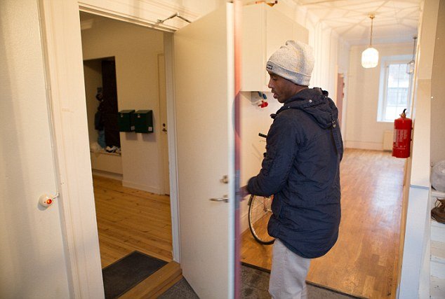 Tärnsjö, το χωριό της Σουηδίας που οι κάτοικοι είναι σε «πόλεμο» με τους μετανάστες -Πετροπόλεμοι, πυρπολισμοί, bullying [εικόνες] | iefimerida.gr 11