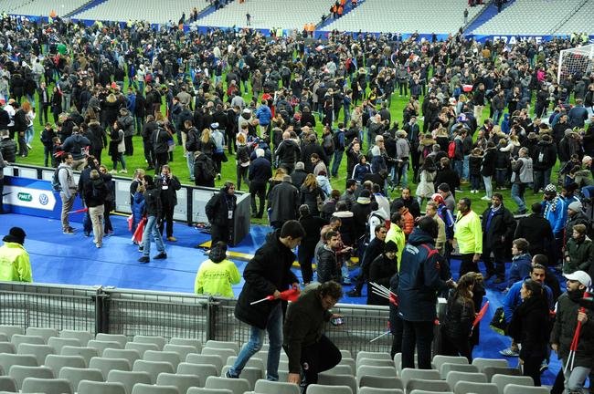Γιατί οι θεατές στο Stade de France δεν ποδοπατήθηκαν στην έξοδο - Ποιος τους καθοδηγούσε από τα μεγάφωνα [εικόνες] | iefimerida.gr 5