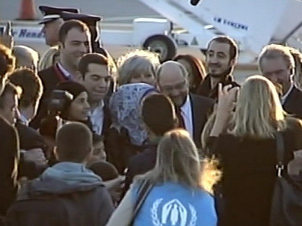 Ελ. Βενιζέλος: 30 πρόσφυγες φεύγουν από την Αθήνα στο Λουξεμβούργο, ενώπιον του Σουλτς [εικόνες] | iefimerida.gr 0