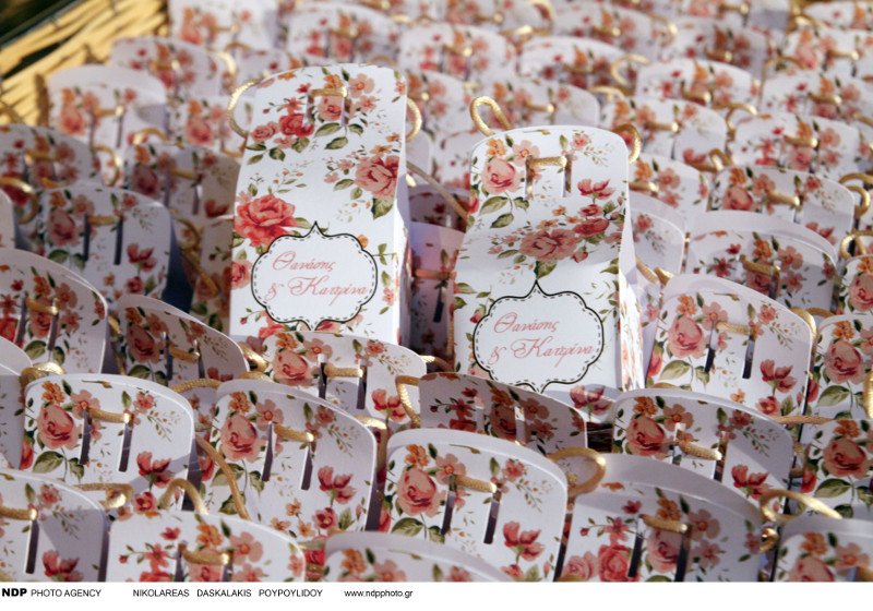 Παντρεύτηκε ο Βισκαδουράκης-Η νύφη με το μίνιμαλ αλλά επιβλητικό νυφικό και το μεσημεριανό πάρτι στο Κολωνάκι [εικόνες] | iefimerida.gr 1