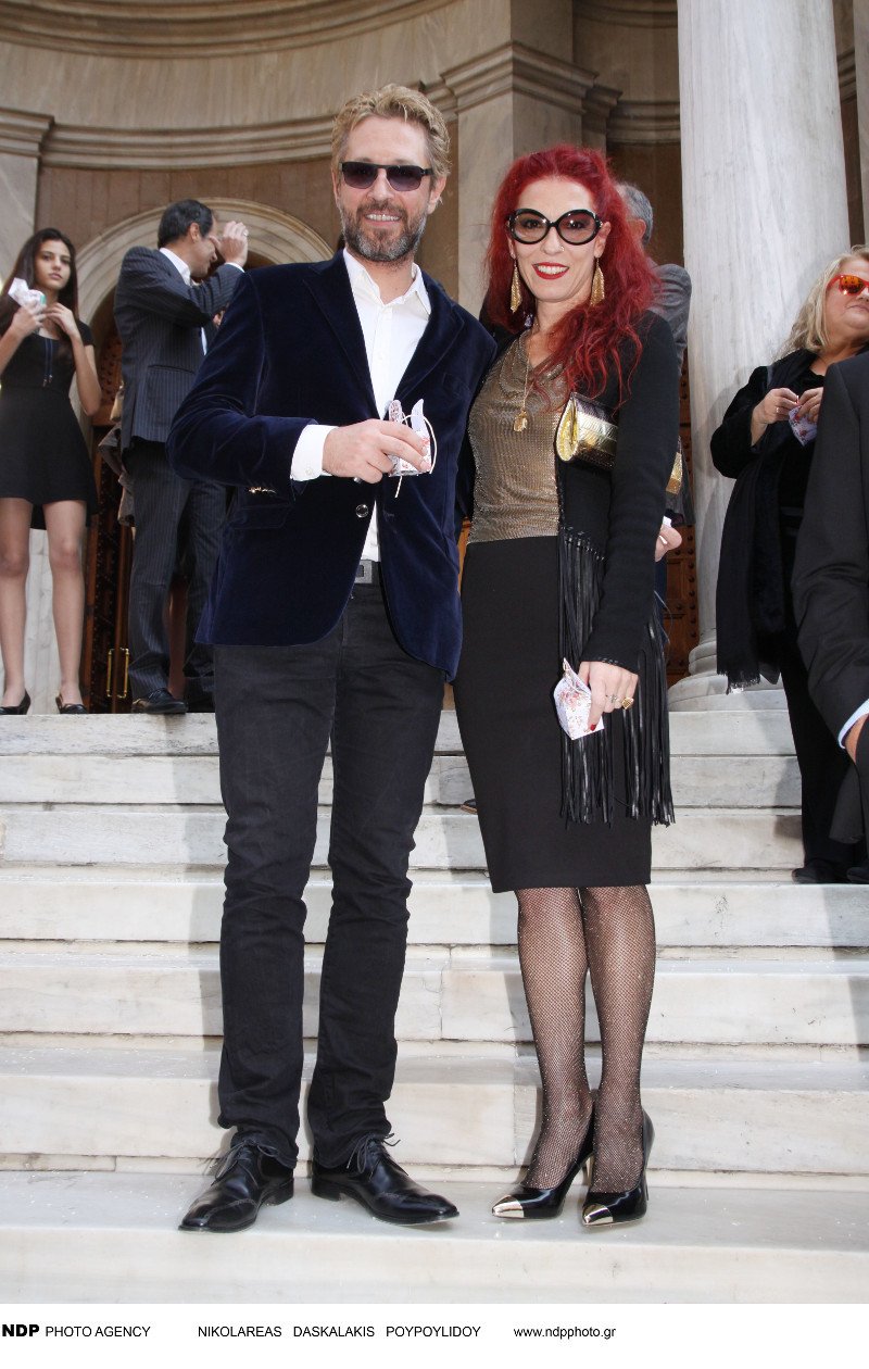 Παντρεύτηκε ο Βισκαδουράκης-Η νύφη με το μίνιμαλ αλλά επιβλητικό νυφικό και το μεσημεριανό πάρτι στο Κολωνάκι [εικόνες] | iefimerida.gr 25