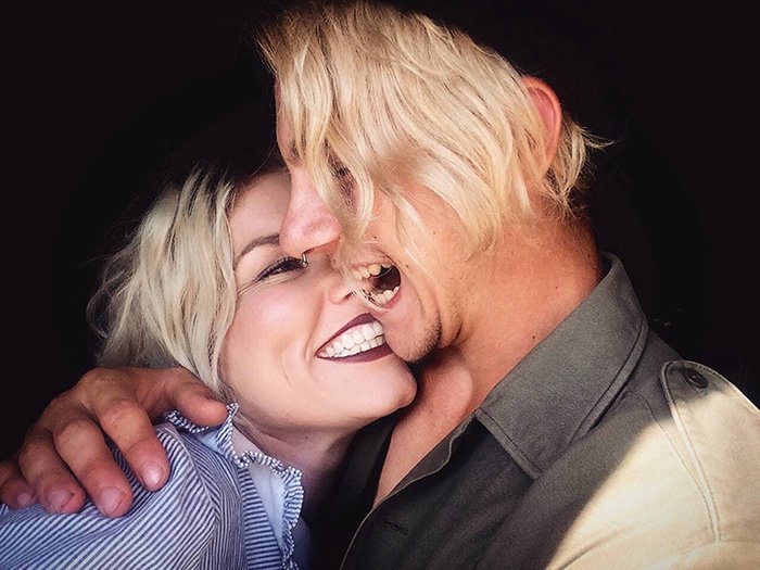 Το πιο παράξενο δαχτυλίδι αρραβώνων - Της έδωσε το δόντι του [εικόνες] | iefimerida.gr 3