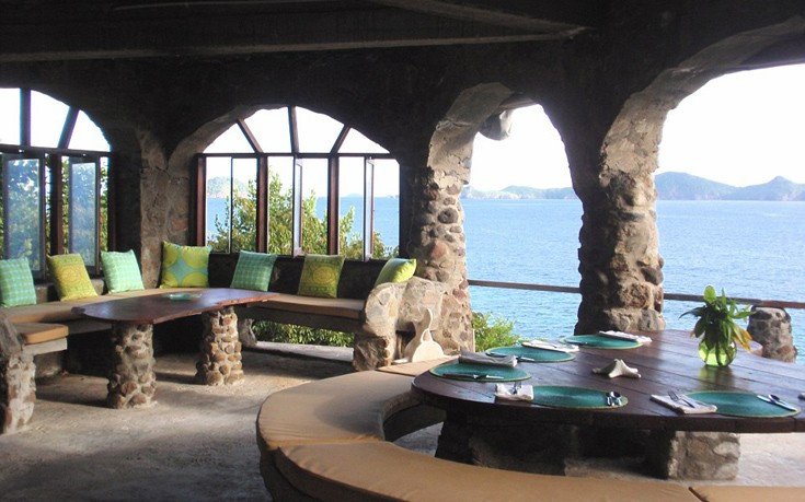  Το ζευγάρι που έζησε σαν Ροβινσώνας Κρούσος -Πάνω σε ένα ηφαιστειακό βράχο στην Καραϊβική [εικόνες]  | iefimerida.gr 7