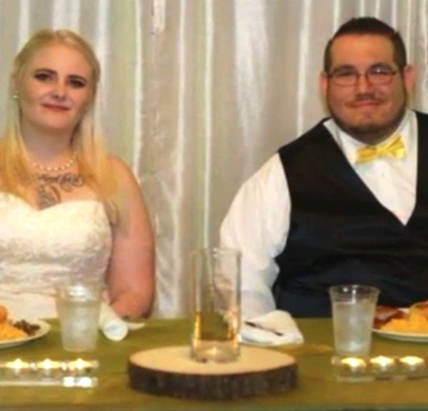 Το αποστομωτικό ποστ σερβιτόρας στη ζηλιάρα σύζυγο που έγινε viral [εικόνα] | iefimerida.gr 0