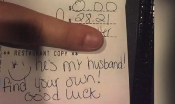 Το αποστομωτικό ποστ σερβιτόρας στη ζηλιάρα σύζυγο που έγινε viral [εικόνα] | iefimerida.gr 1