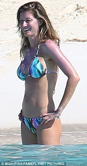 Η Ζιζέλ αποκαλύπτει το νέο της στήθος -Το μεγάλωσε με πλαστική [εικόνες] | iefimerida.gr 4