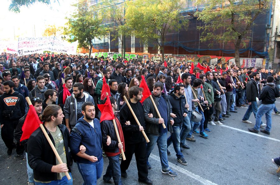 Ενταση στην πορεία μνήμης για τον Γρηγορόπουλο, στη Θεσσαλονίκη [εικόνες & βίντεο] | iefimerida.gr 7