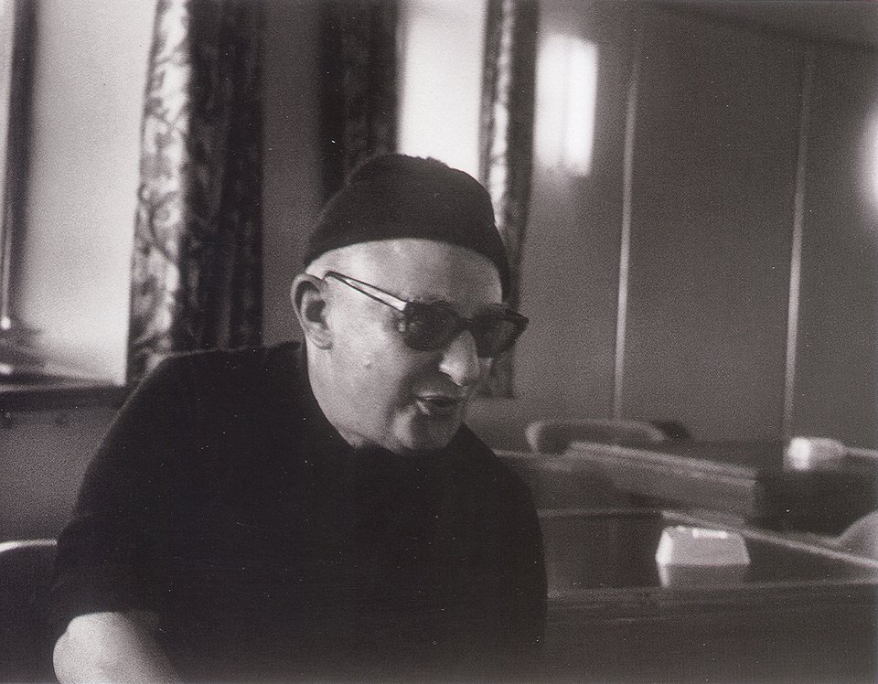 «Πρώτο ταξίδι έτυχε ναύλος» για το Badminton -H ζωή του Καββαδία επί σκηνής [εικόνες] | iefimerida.gr 5