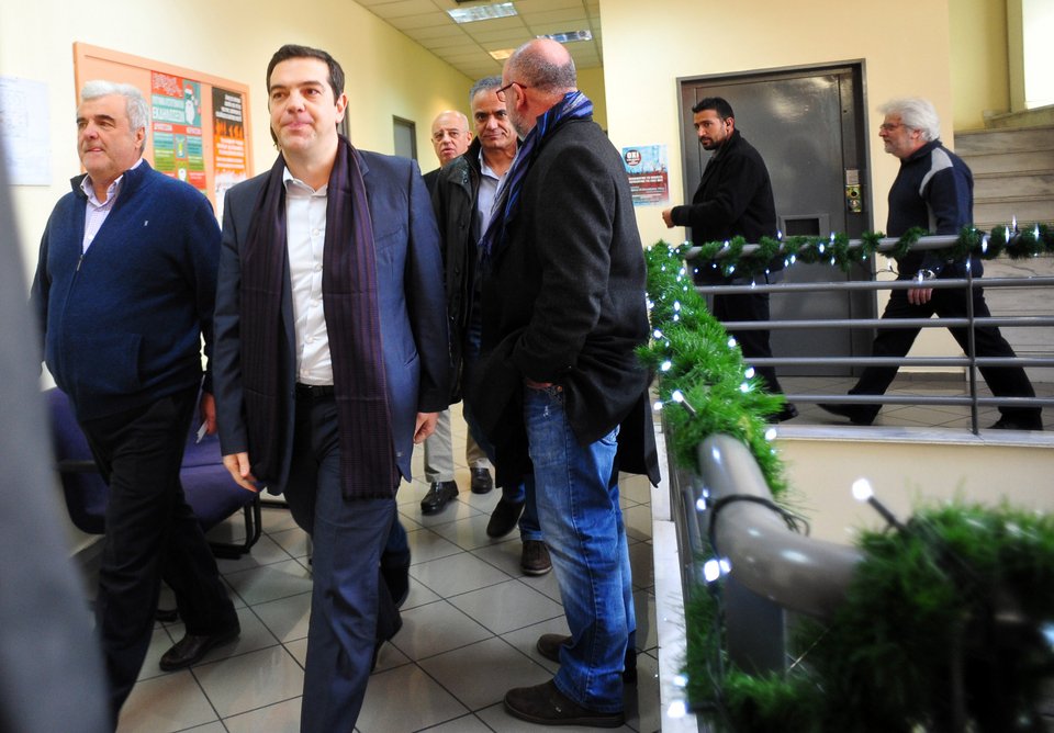 Τσίπρας: Στόχος μας στη Δραπετσώνα, να έχουμε πια ζωή -Παρέδωσε στους πολίτες το παραλιακό μέτωπο [εικόνες] | iefimerida.gr 3